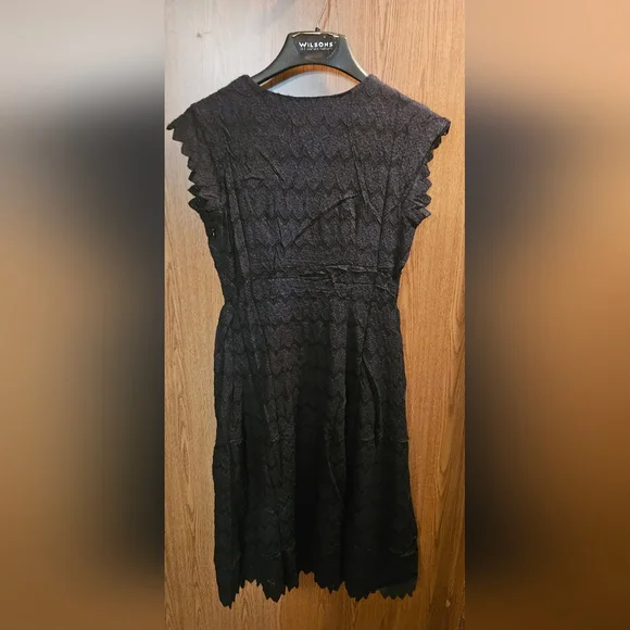 Chic Black Lace Midi Dress - Picture 4 of 4